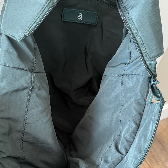 Loft Quilted Green Tote Bag - Picture 4 of 6